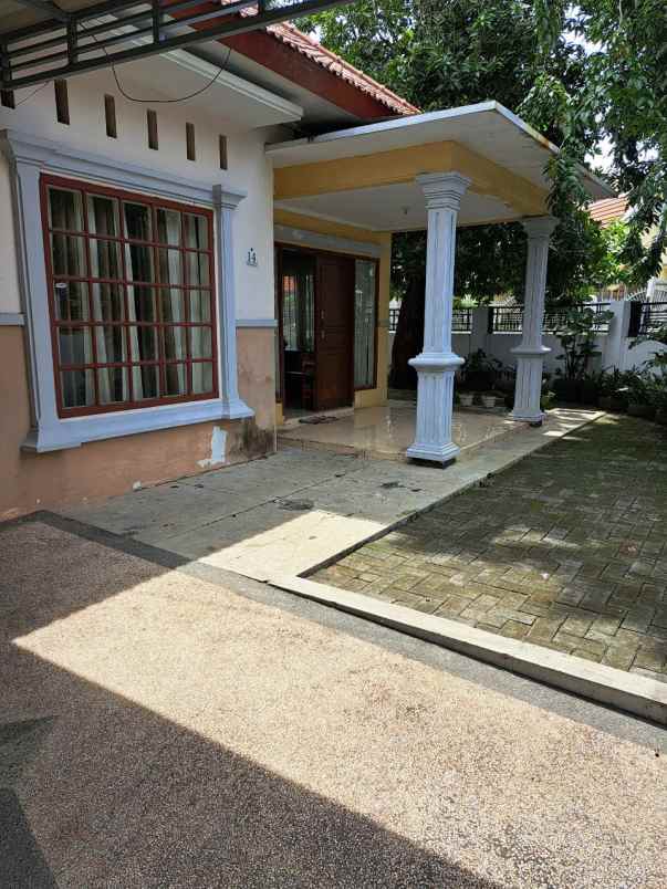 pusat kota jl komering hadap selatan barat