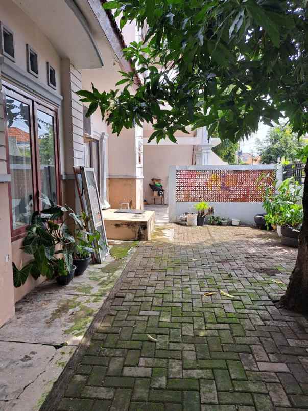 pusat kota jl komering hadap selatan barat