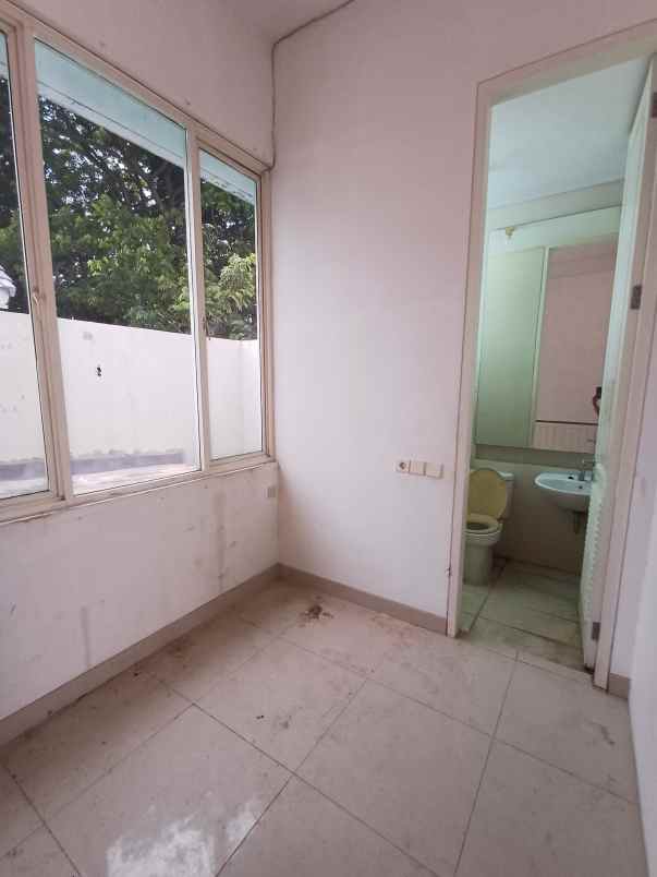 ruko bizhome pakuwon city