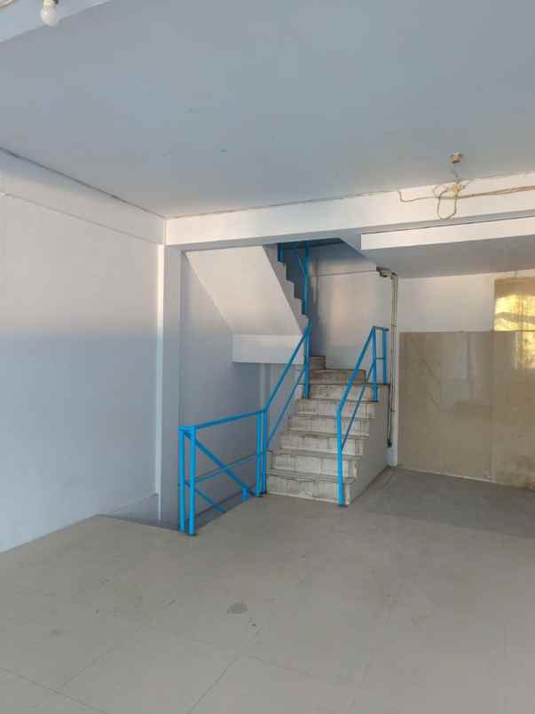 ruko nol jalan raya stasiun gubeng