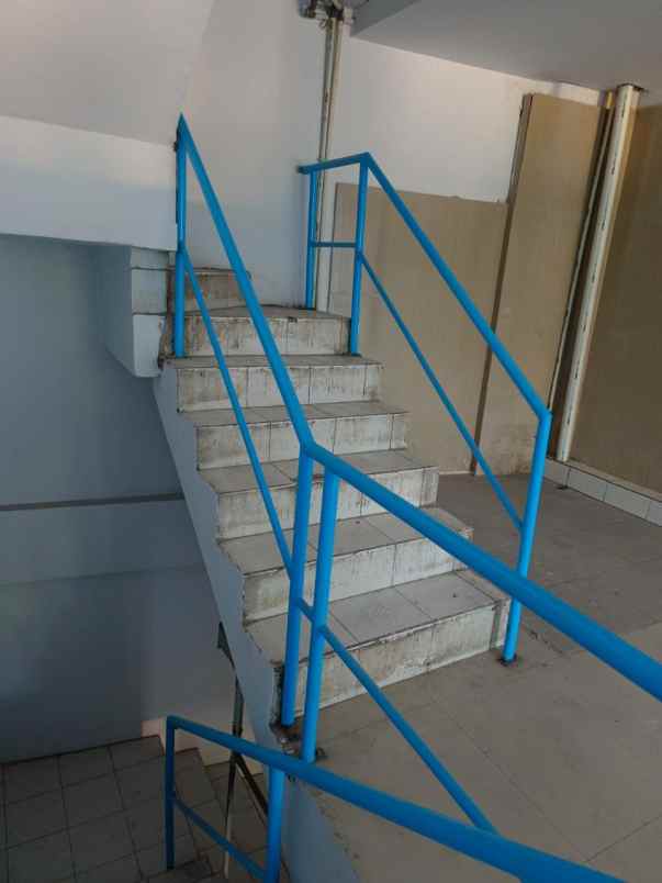 ruko nol jalan raya stasiun gubeng