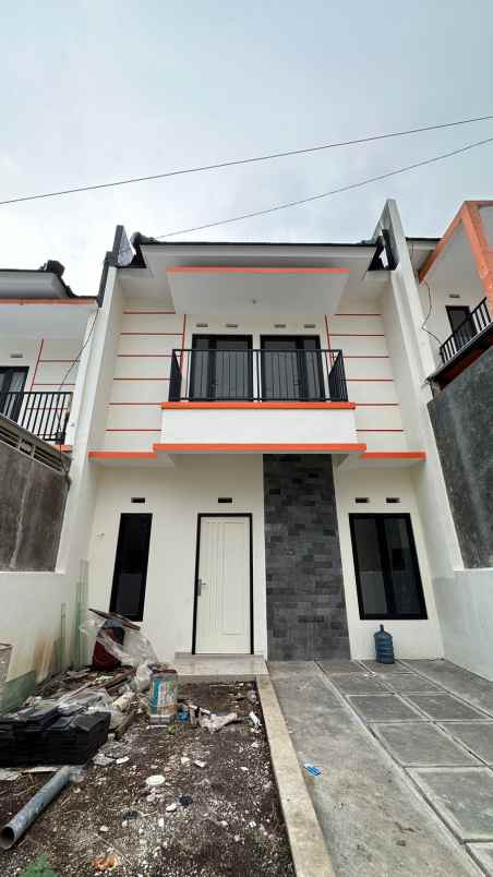 rumah 2 lantai dekat kampus umm 3 kota malang