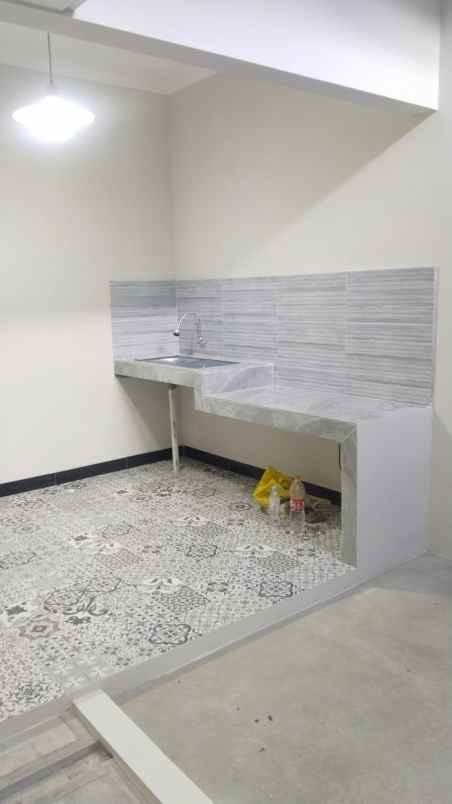 rumah 2 lantai di kavling agraria perumnas 1 lt 100 m