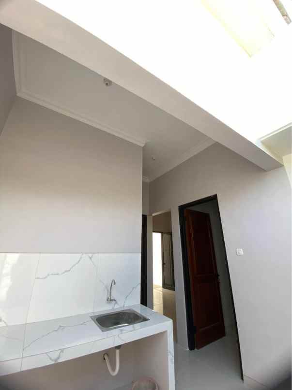 rumah 2 lantai lokasi dkat kampus umm