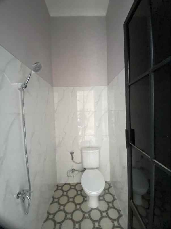 rumah 2 lantai lokasi dkat kampus umm