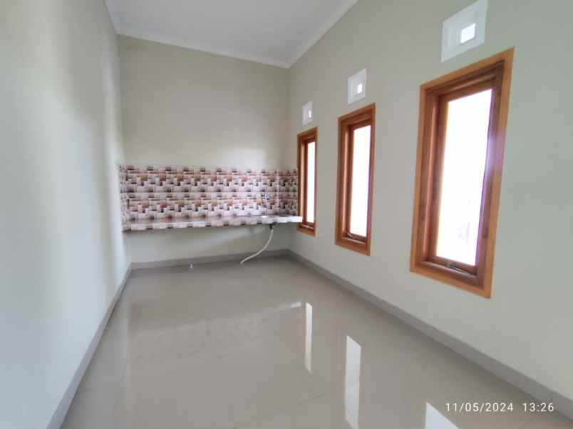 rumah 2 lantai siap huni di utara stadion maguwoharjo