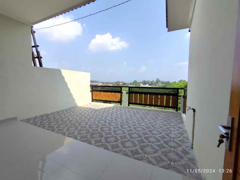 rumah 2 lantai siap huni di utara stadion maguwoharjo