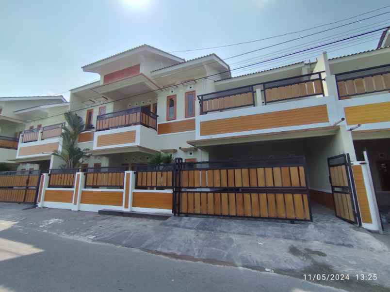 rumah 2 lantai siap huni di utara stadion maguwoharjo