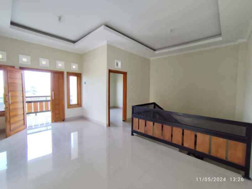 rumah 2 lantai siap huni di utara stadion maguwoharjo