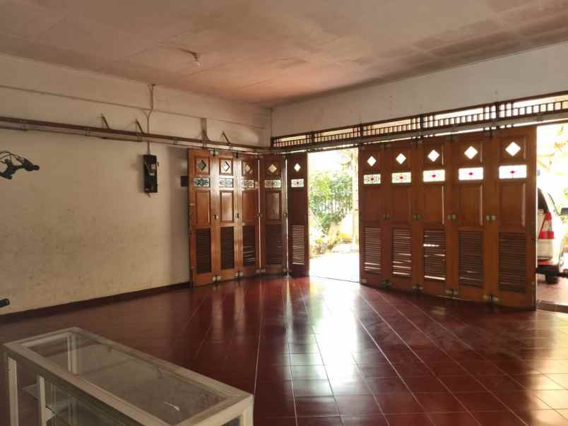 rumah asri 2 lantai di cempaka putih jakarta pusat