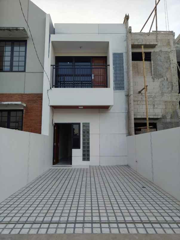 rumah baru 2 lantai siap huni di cibubur