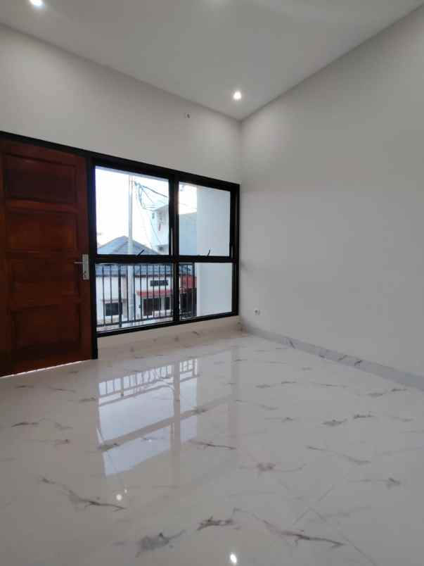 rumah baru 2 lantai siap huni di cibubur