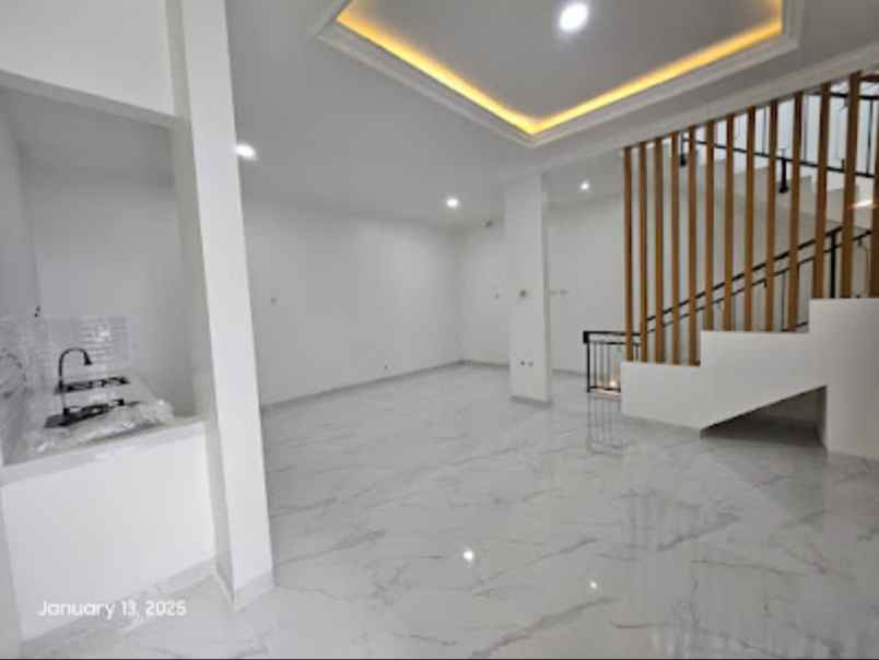 rumah baru american classic di cinere depok