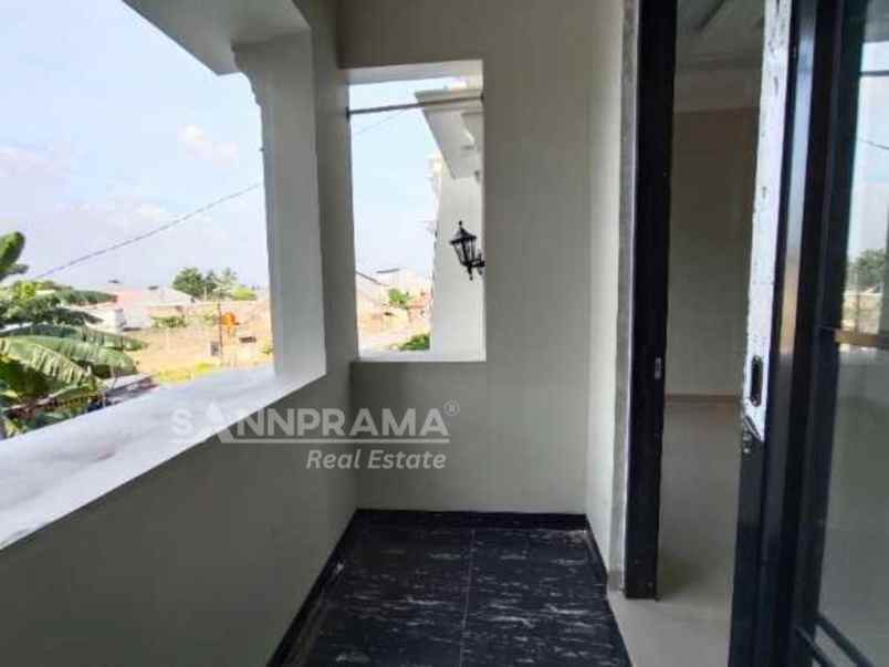 rumah baru bagus desain kekinian dekat gdc depok fry