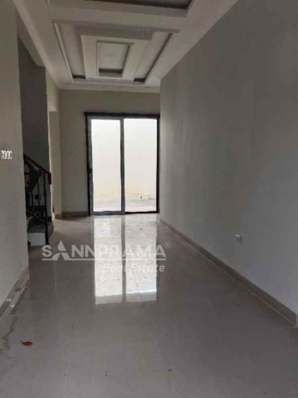 rumah baru bagus desain kekinian dekat gdc depok fry