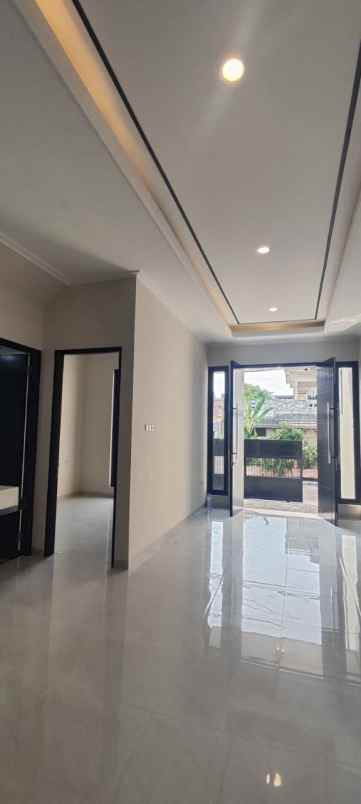 rumah baru nginden intan timur hadap utara