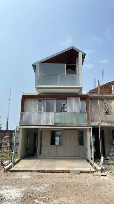 rumah baru siap huni dekat pintu tol joglo