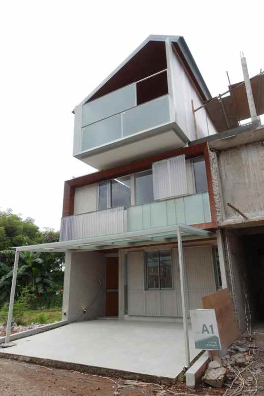 rumah baru siap huni dekat pintu tol joglo