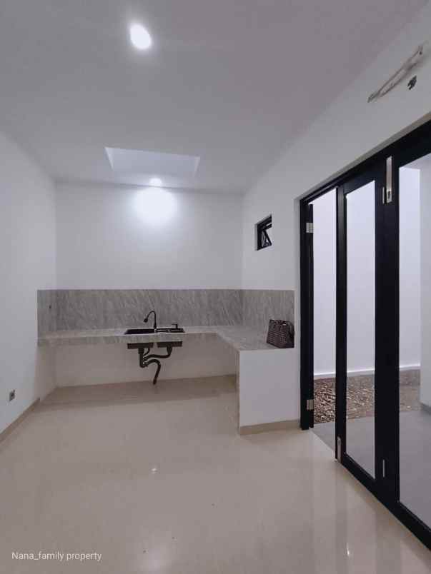 rumah baru siap huni di kembangan meruya jakbar