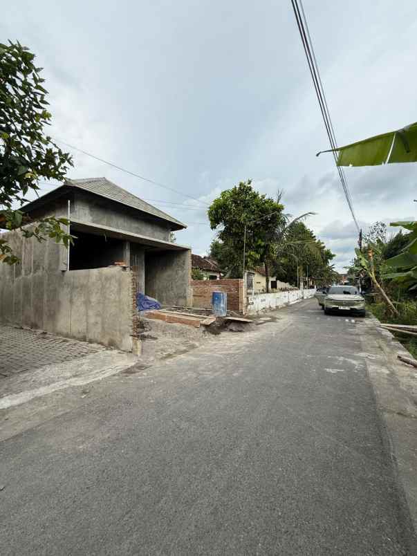 rumah baru timur pasar godean sleman