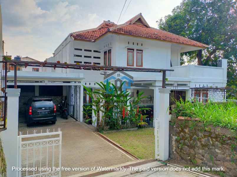 rumah ciwaruga gegerkalong hal luas ling asri nyaman