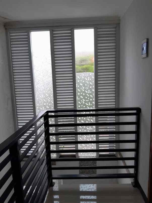 rumah cluster d royale cihanjuang security 24 jam