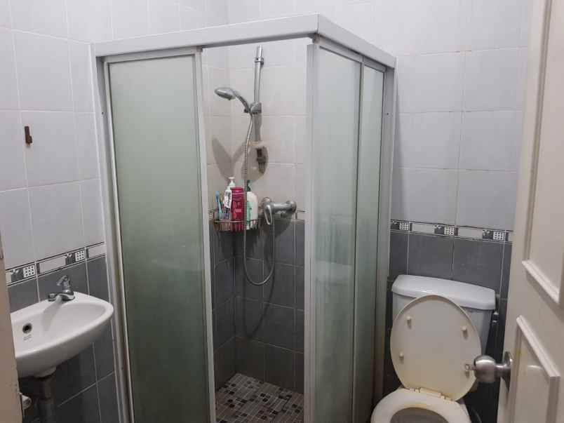 rumah dekat mall dan toll harga 1 6m di galaxy