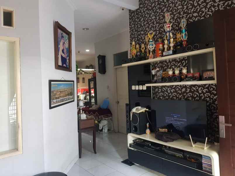rumah dekat mall dan toll harga 1 6m di galaxy