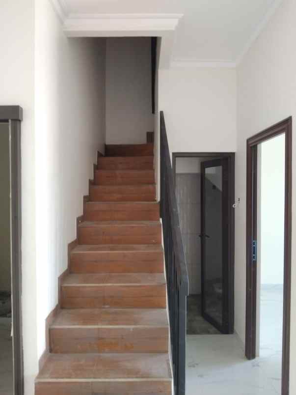 rumah dekat tol jatiwarna bekasi