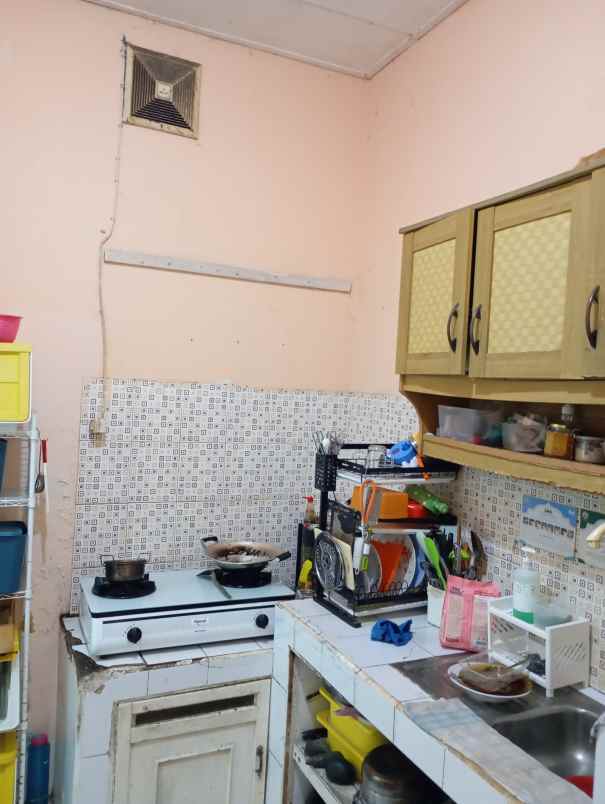 rumah di pejaten barat