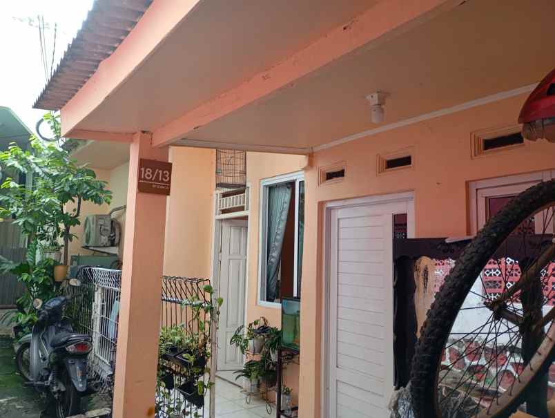 rumah di pejaten barat