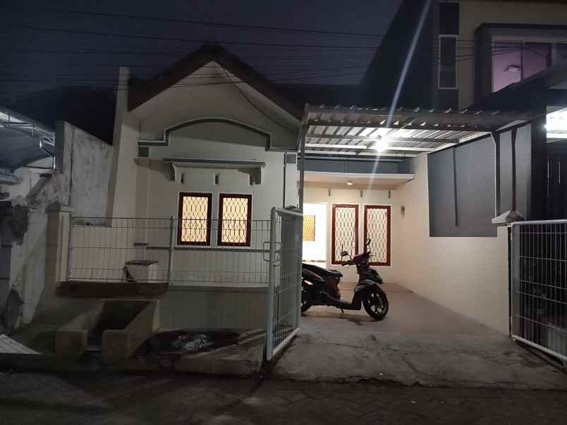 rumah dijual semolowaru surabaya timur siap huni
