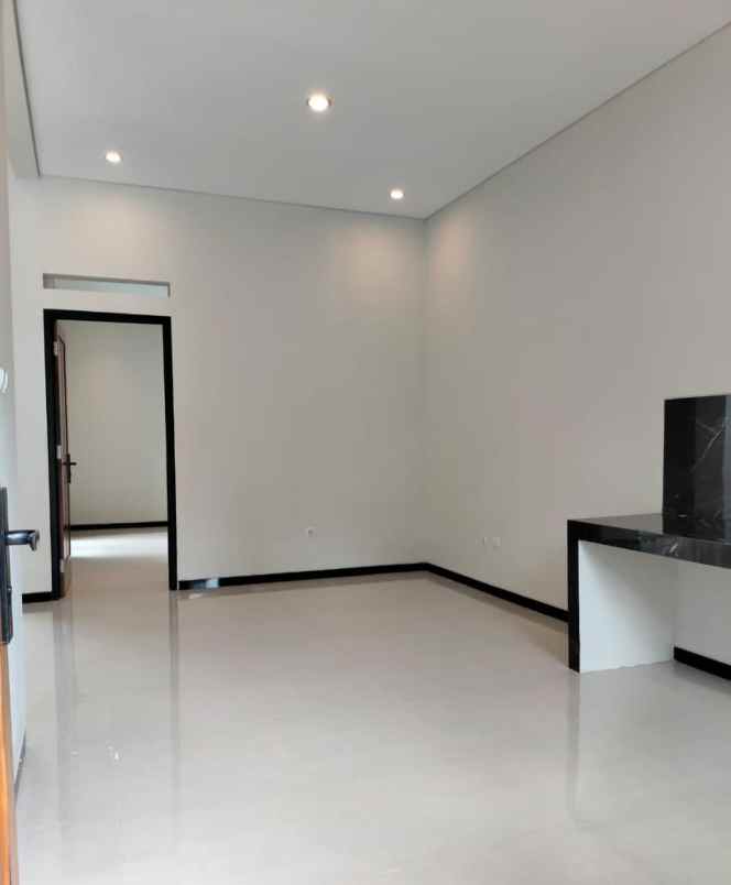 rumah gagah di timur jl kaliurang km 12 5 sleman jogja