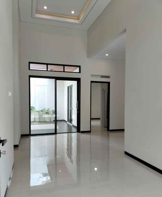 rumah gagah di timur jl kaliurang km 12 5 sleman jogja