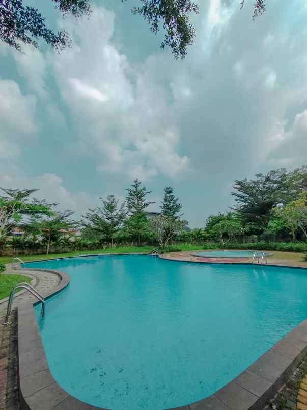 rumah graha cinere jl tampak