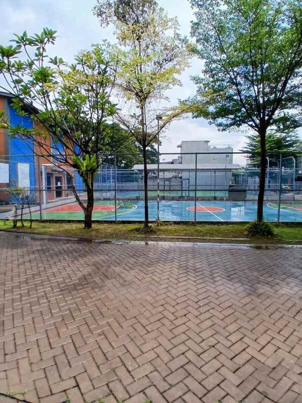 rumah hook 2 lantai dalam cluster di depok