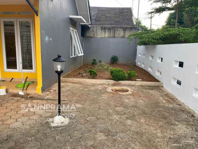 rumah hook bella casa depok tanah luas melin