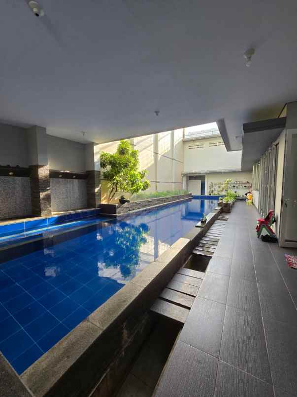 rumah hook dengan rooftop di kayu putih