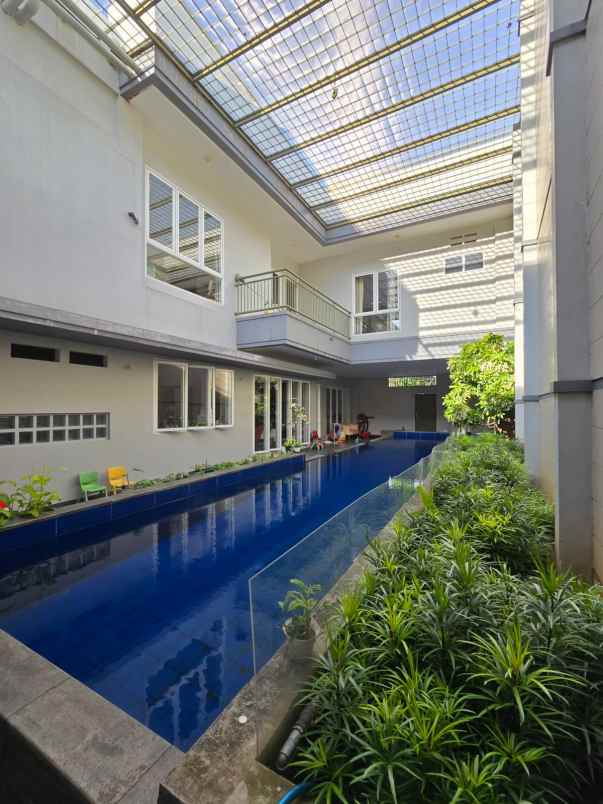 rumah hook dengan rooftop di kayu putih
