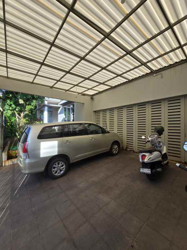 rumah hook dengan rooftop di kayu putih