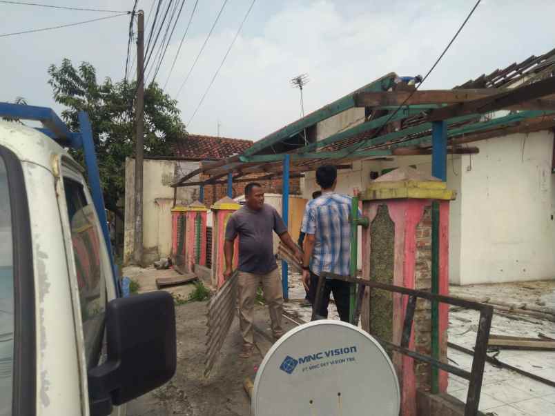 rumah jalan raya peruri