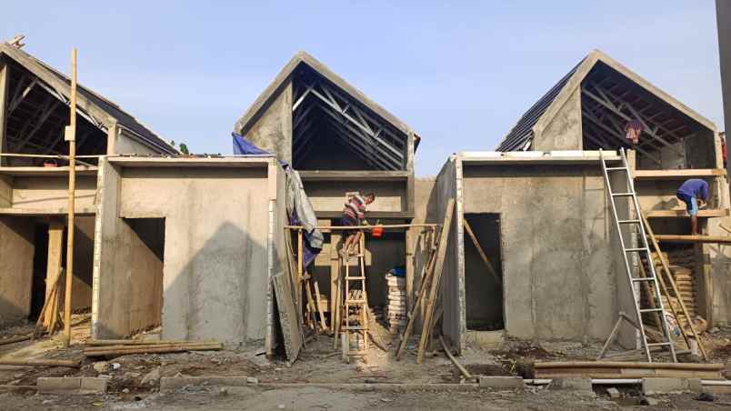 rumah jl raya pasir putih