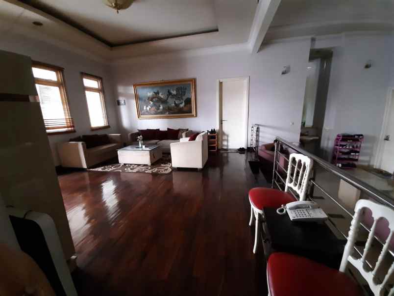 rumah jl raya rawajati timur