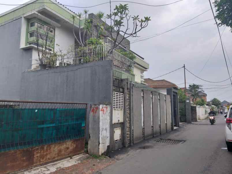 rumah jl raya rawajati timur