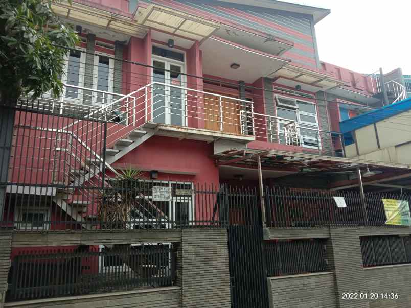 rumah jln sekelumus 1 no 4 kel