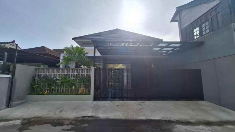 rumah keluarga nyaman di area timur candi sambisari