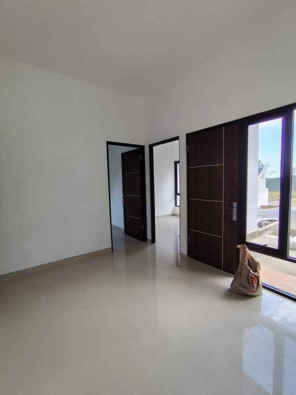 rumah konsep villa minimalis di kota batu