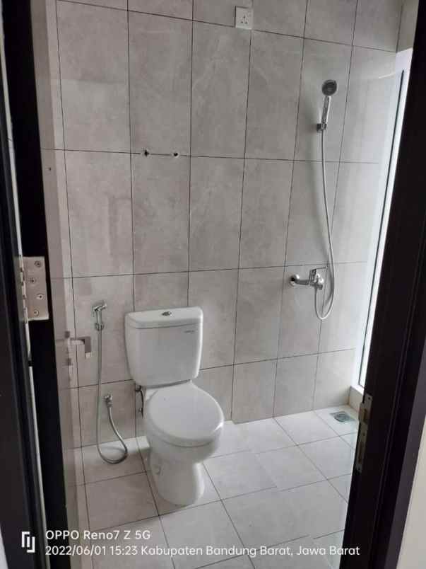 rumah kota baru parahyangan