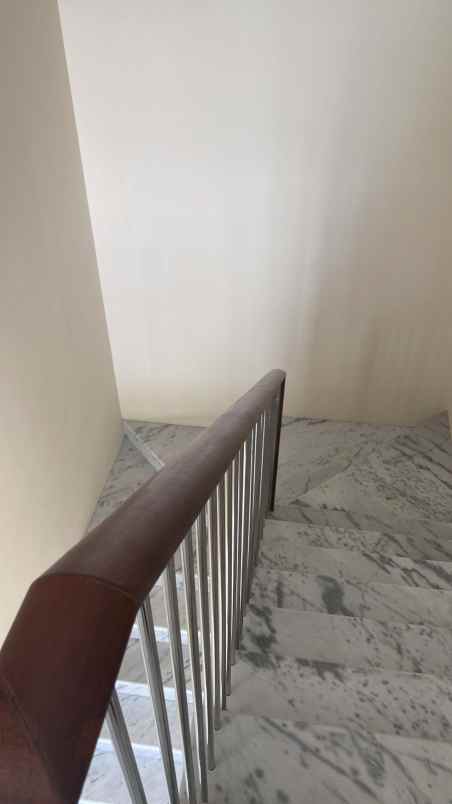 rumah mewah 2 lantai di cluster mewah bukit sari