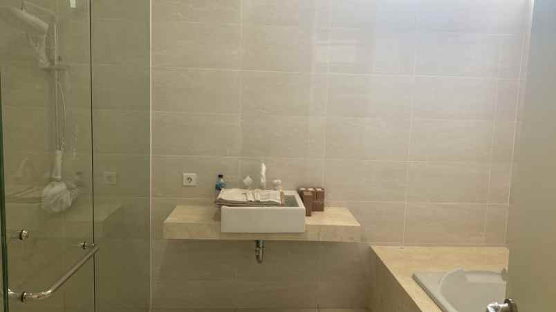 rumah mewah 2 lantai di cluster mewah bukit sari